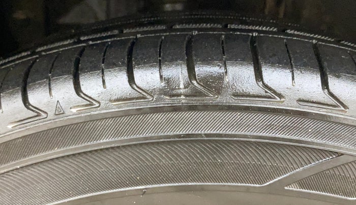 2018 Maruti S Cross ZETA 1.3, Diesel, Manual, 1,34,311 km, Right Front Tyre Tread