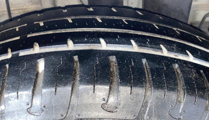 2018 Hyundai Elite i20 MAGNA EXECUTIVE 1.2, Petrol, Manual, 3,990 km, Left Rear Tyre Tread