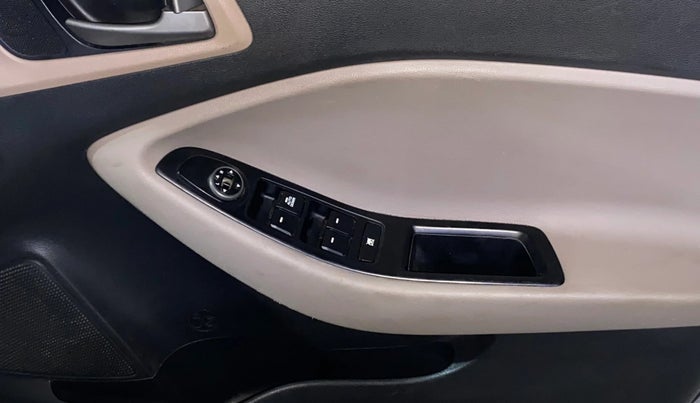 2018 Hyundai Elite i20 MAGNA EXECUTIVE 1.2, Petrol, Manual, 3,990 km, Driver Side Door Panels Control