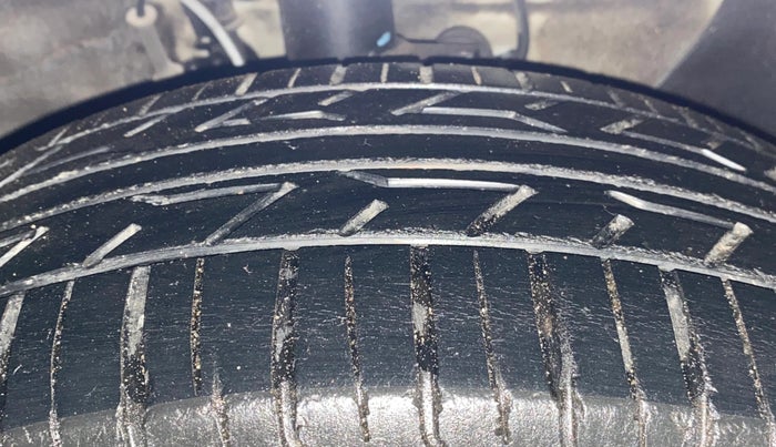 2018 Hyundai Elite i20 MAGNA EXECUTIVE 1.2, Petrol, Manual, 3,990 km, Right Front Tyre Tread