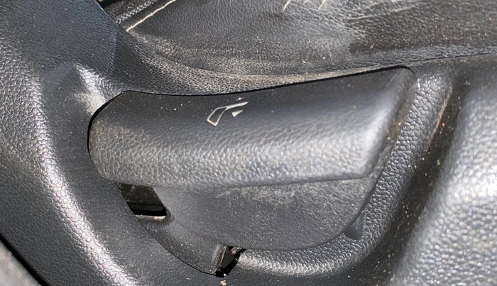 2018 Hyundai Elite i20 MAGNA EXECUTIVE 1.2, Petrol, Manual, 3,990 km, Driver Side Adjustment Panel