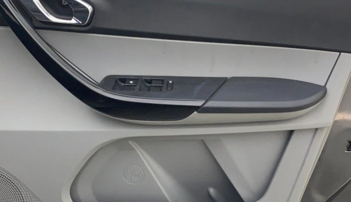 2020 Tata Tiago XZ PETROL, Petrol, Manual, 25,432 km, Driver Side Door Panels Control