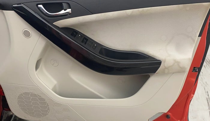 2021 Tata NEXON XZ PLUS PETROL SUNROOF, Petrol, Manual, 62,258 km, Driver Side Door Panels Control