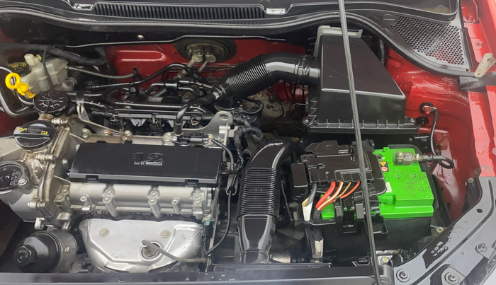 2017 Volkswagen Polo HIGHLINE PLUS 1.2(16 ALLOY, Petrol, Manual, 1,04,272 km, Engine View - Left