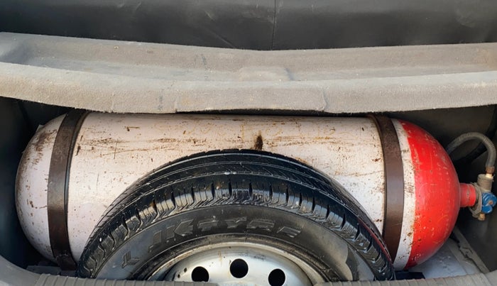 2013 Hyundai i10 MAGNA 1.1, CNG, Manual, 1,06,330 km, Boot Inside