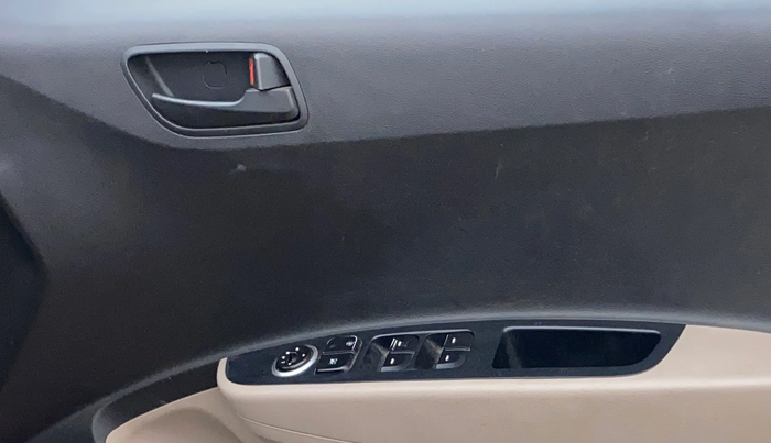 2015 Hyundai Grand i10 MAGNA 1.2 KAPPA VTVT, Petrol, Manual, 67,294 km, Driver Side Door Panels Control