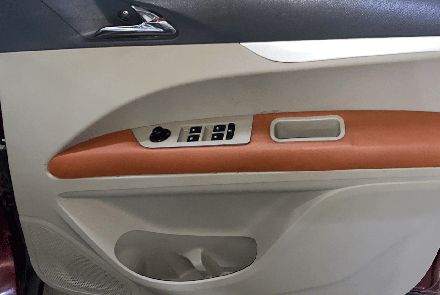 2018 Mahindra MARAZZO M8 7 STR, Diesel, Manual, 98,929 km, Driver Side Door Panels Control