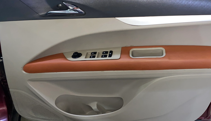 2018 Mahindra MARAZZO M8 7 STR, Diesel, Manual, 98,929 km, Driver Side Door Panels Control