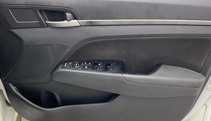 2019 Hyundai New Elantra 2.0 SX MT PETROL, Petrol, Manual, 68,402 km, Driver Side Door Panels Control