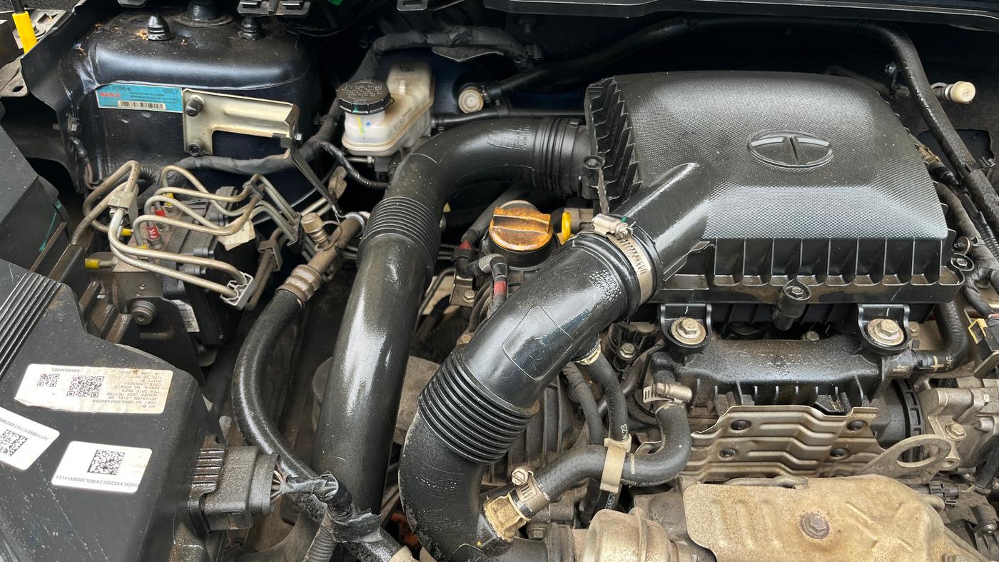 2023 Tata NEXON XZ Plus LUX, Petrol, Manual, 34,006 km, Engine View - Right