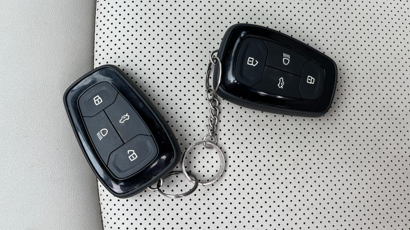 2023 Tata NEXON XZ Plus LUX, Petrol, Manual, 34,006 km, Key Close Up