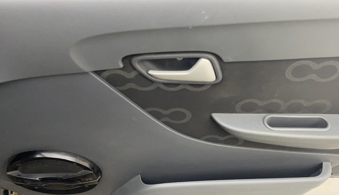 2015 Maruti Alto 800 LXI, Petrol, Manual, 39,916 km, Driver Side Door Panels Control