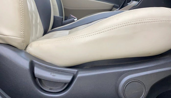 2015 Hyundai Xcent SX AT 1.2 (O), Petrol, Automatic, 57,402 km, Driver Side Adjustment Panel