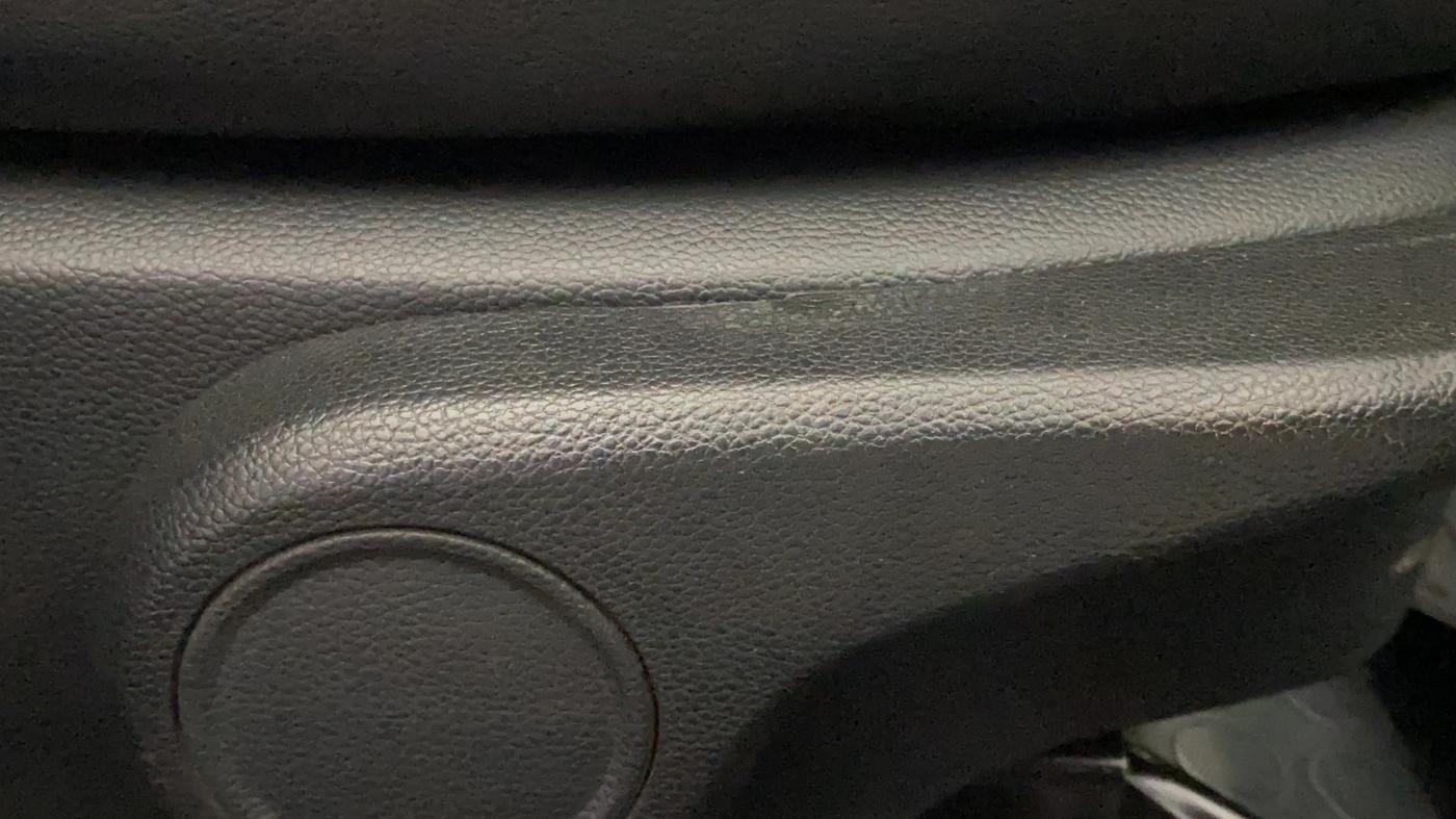 2014 Hyundai Xcent S 1.2, Petrol, Manual, 1,01,468 km, Driver Side Adjustment Panel