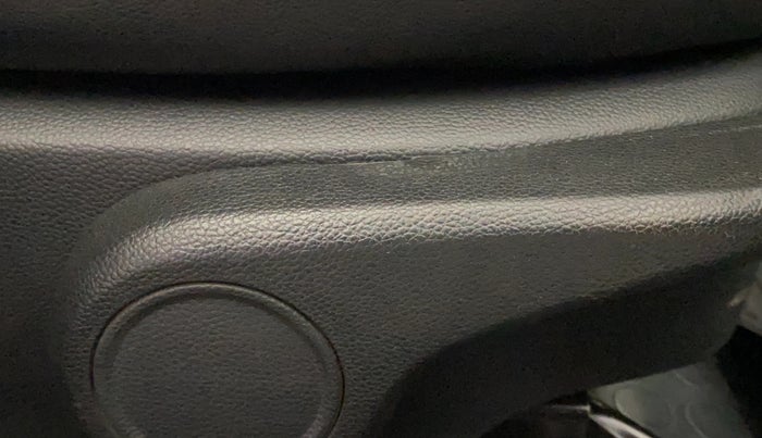 2014 Hyundai Xcent S 1.2, Petrol, Manual, 1,01,468 km, Driver Side Adjustment Panel