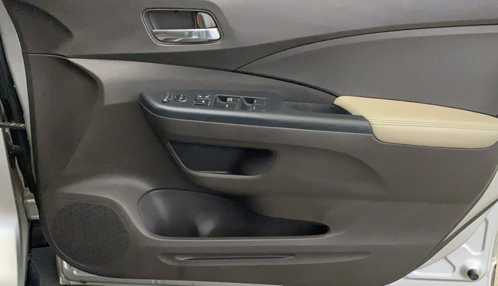 2015 Honda CRV 2.4L 2WD AT, Petrol, Automatic, 1,07,448 km, Driver Side Door Panels Control