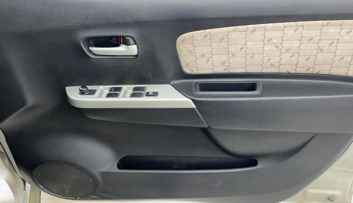2015 Maruti Wagon R 1.0 VXI, Petrol, Manual, 35,893 km, Driver Side Door Panels Control