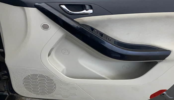 2021 Tata NEXON XZ PLUS PETROL SUNROOF, Petrol, Manual, 62,501 km, Driver Side Door Panels Control