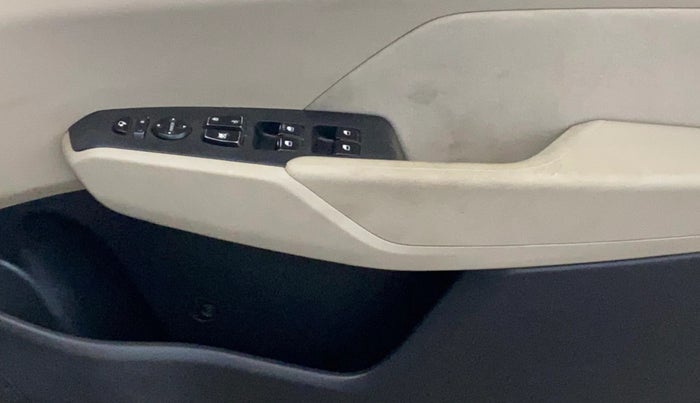 2018 Hyundai Verna 1.6 VTVT SX, Petrol, Manual, 51,957 km, Driver Side Door Panels Control