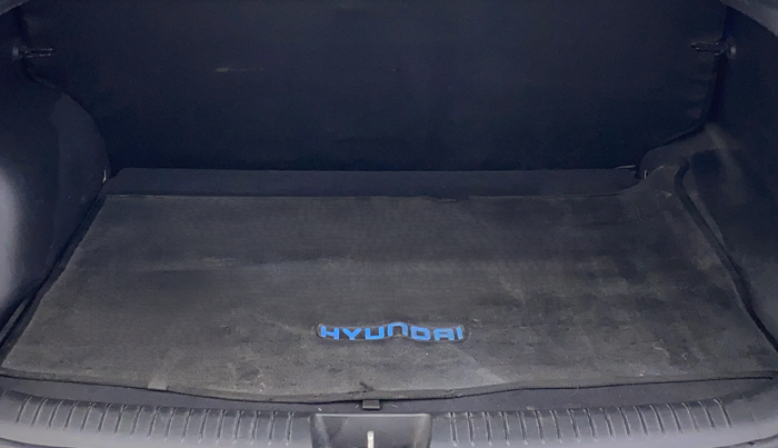 2016 Hyundai Creta SX PLUS 1.6 PETROL, Petrol, Manual, 37,019 km, Boot Inside