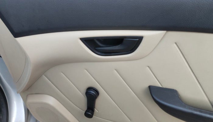 2011 Hyundai Eon D-LITE+, Petrol, Manual, 95,934 km, Driver Side Adjustment Panel