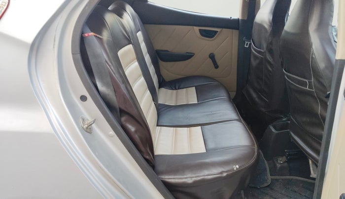 2011 Hyundai Eon D-LITE+, Petrol, Manual, 95,934 km, Right Side Rear Door Cabin