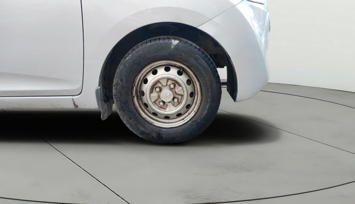 2011 Hyundai Eon D-LITE+, Petrol, Manual, 95,934 km, Right Front Wheel