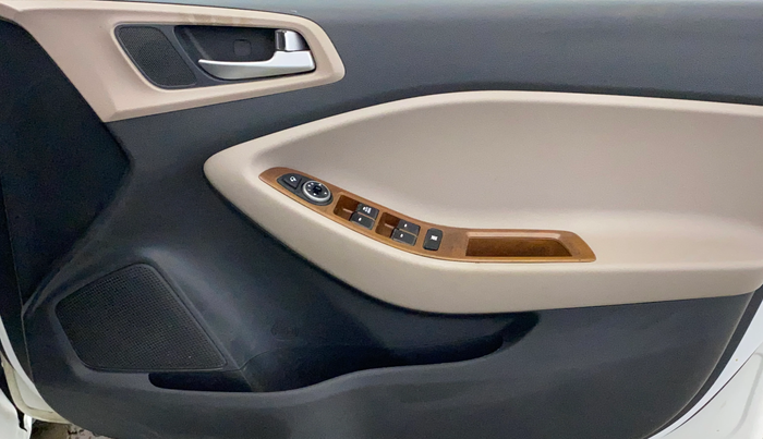 2019 Hyundai Elite i20 SPORTZ PLUS 1.2, CNG, Manual, 81,453 km, Driver Side Door Panels Control