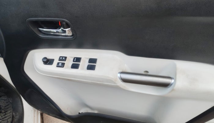 2018 Maruti IGNIS DELTA 1.2 AMT, Petrol, Automatic, 75,900 km, Driver Side Door Panels Control