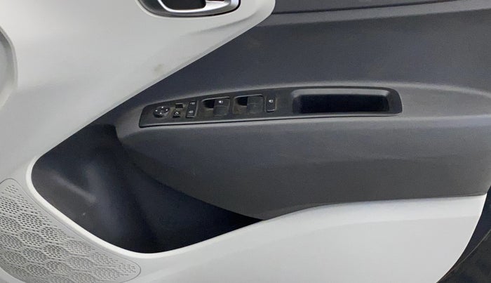 2021 Hyundai GRAND I10 NIOS SPORTZ 1.2 KAPPA VTVT, Petrol, Manual, 27,119 km, Driver Side Door Panels Control