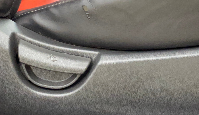 2018 Hyundai Xcent S AT 1.2, Petrol, Automatic, 26,828 km, Driver Side Adjustment Panel