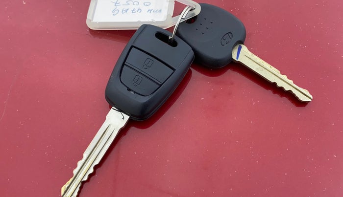 2018 Hyundai Xcent S AT 1.2, Petrol, Automatic, 26,828 km, Key Close Up