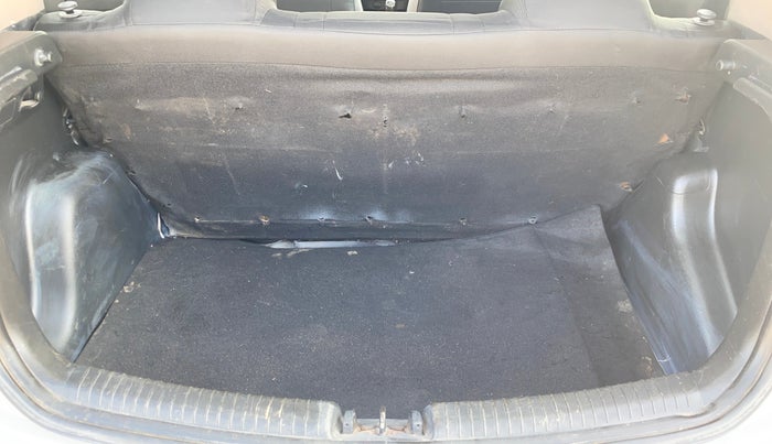 2016 Hyundai Grand i10 SPORTZ 1.2 KAPPA VTVT, Petrol, Manual, 88,659 km, Boot Inside