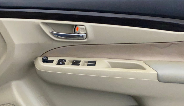 2018 Maruti Ciaz DELTA 1.4 MT PETROL, Petrol, Manual, 35,845 km, Driver Side Door Panels Control