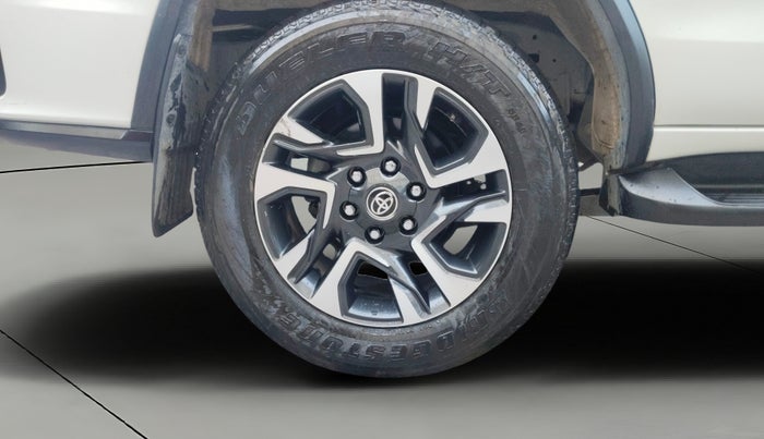 2023 Toyota Fortuner 4X2 AT 2.8 LEGENDER, Diesel, Automatic, 45,995 km, Right Rear Wheel