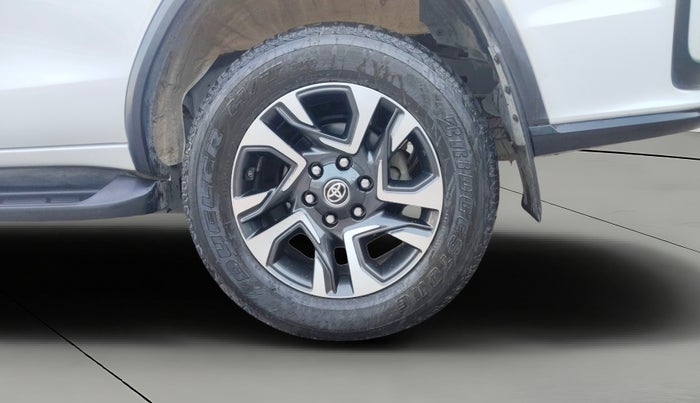 2023 Toyota Fortuner 4X2 AT 2.8 LEGENDER, Diesel, Automatic, 45,995 km, Left Rear Wheel