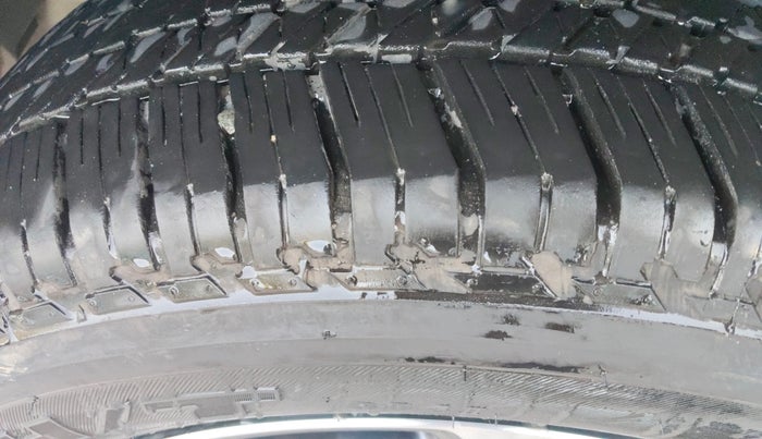 2023 Toyota Fortuner 4X2 AT 2.8 LEGENDER, Diesel, Automatic, 45,995 km, Left Front Tyre Tread