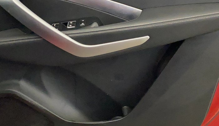 2020 MG HECTOR SHARP 1.5 DCT PETROL, Petrol, Automatic, 32,498 km, Driver Side Door Panels Control