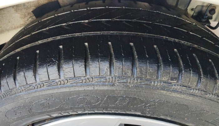 2015 Hyundai Xcent S 1.2, Petrol, Manual, 31,146 km, Left Rear Tyre Tread