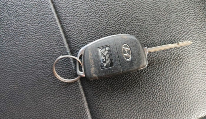 2015 Hyundai Xcent S 1.2, Petrol, Manual, 31,146 km, Key Close Up