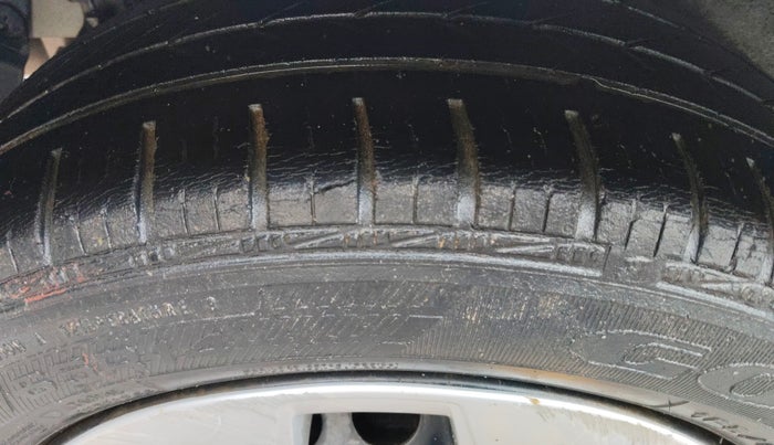 2015 Hyundai Xcent S 1.2, Petrol, Manual, 31,146 km, Right Rear Tyre Tread