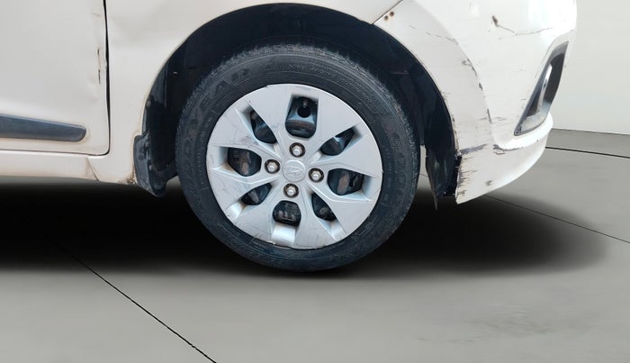 2015 Hyundai Xcent S 1.2, Petrol, Manual, 31,146 km, Right Front Wheel