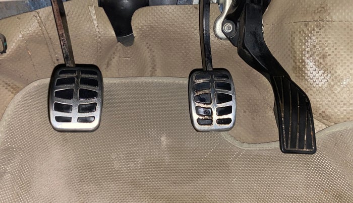 2016 Maruti Swift Dzire VXI, Petrol, Manual, 72,132 km, Pedals