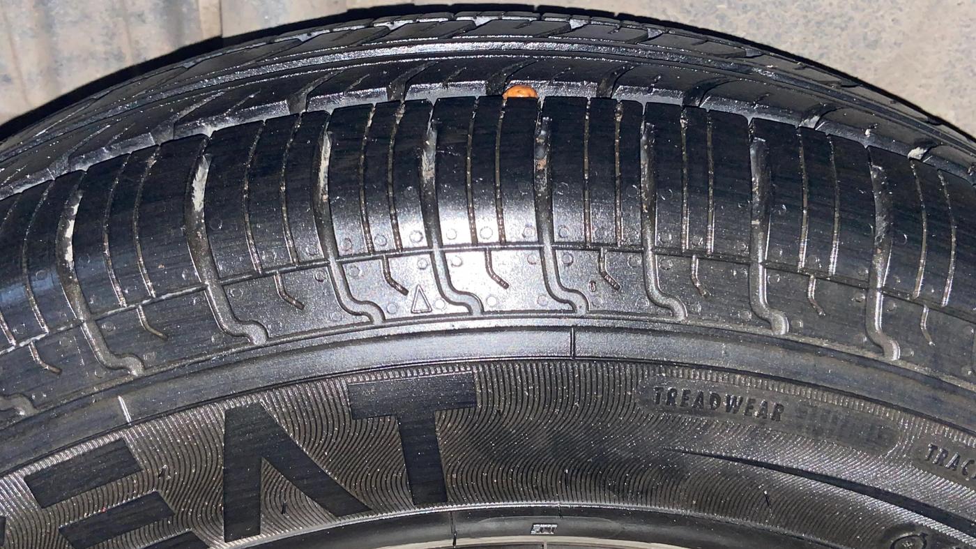 2016 Maruti Swift Dzire VXI, Petrol, Manual, 72,316 km, Right Rear Tyre Tread