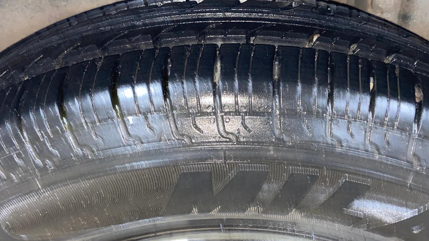 2016 Maruti Swift Dzire VXI, Petrol, Manual, 72,316 km, Left Rear Tyre Tread