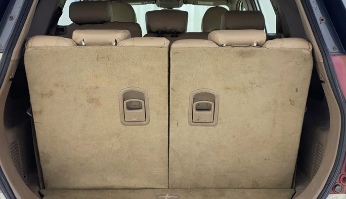 2012 Mahindra XUV500 W8, Diesel, Manual, 1,34,908 km, Boot Inside