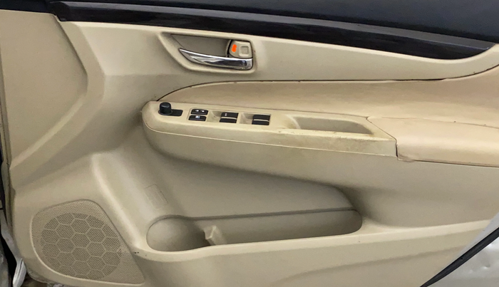 2016 Maruti Ciaz VXI, Petrol, Manual, 1,20,432 km, Driver Side Door Panels Control