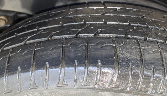 2021 Toyota Innova Crysta 2.4 G 7 STR, Diesel, Manual, 94,639 km, Left Rear Tyre Tread