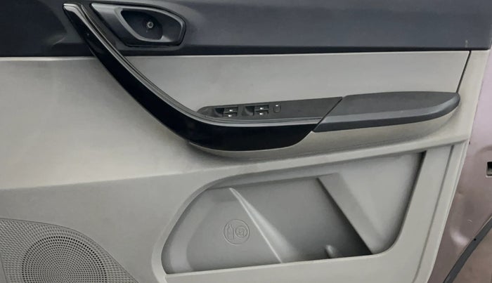 2017 Tata Tiago XT PETROL, CNG, Manual, 93,663 km, Driver Side Door Panels Control