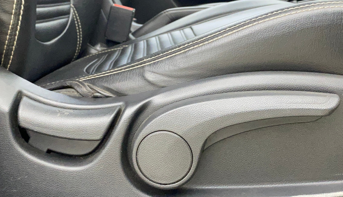 2017 Hyundai Creta SX PLUS AT 1.6 PETROL, Petrol, Automatic, 43,757 km, Driver Side Adjustment Panel